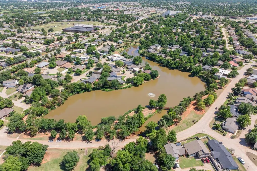 Photo 25 — 8900 Lansbrook Lane, Oklahoma City, OK 73132