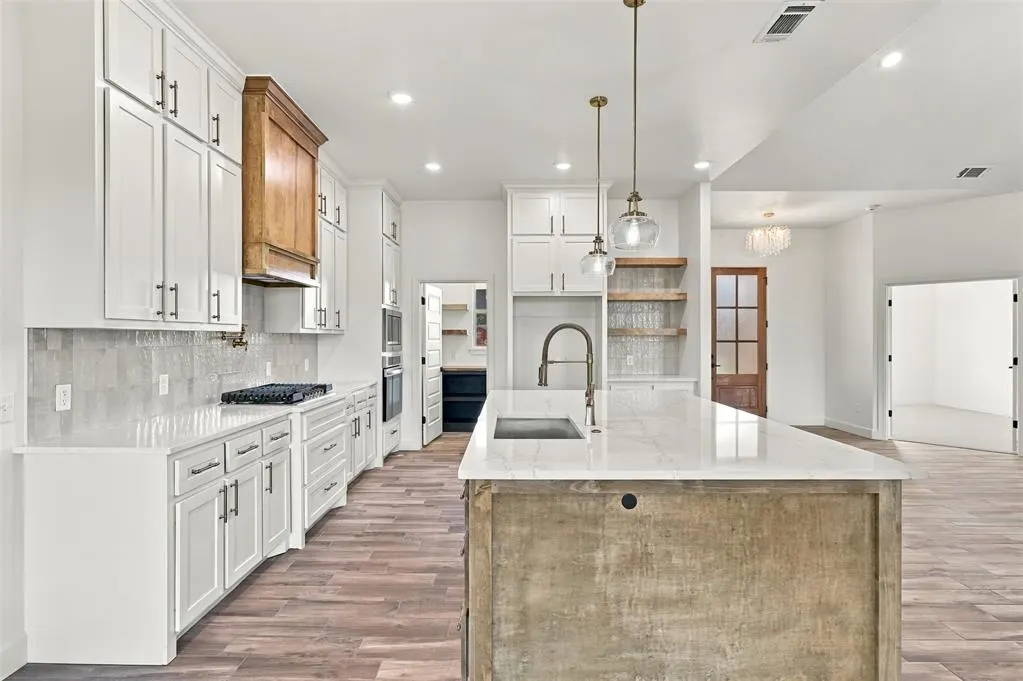 Photo 16 — 9301 Elisabeth Drive, Guthrie, OK 73044