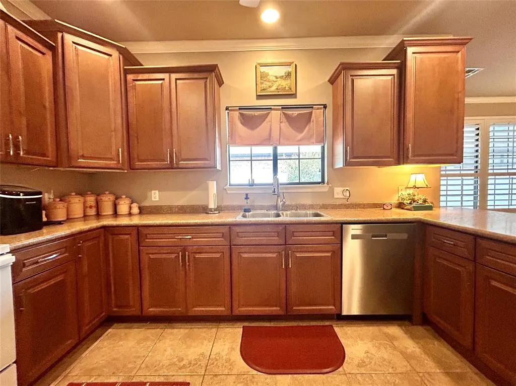 Photo 12 — 1225 Cedar Creek Court, Guthrie, OK 73044