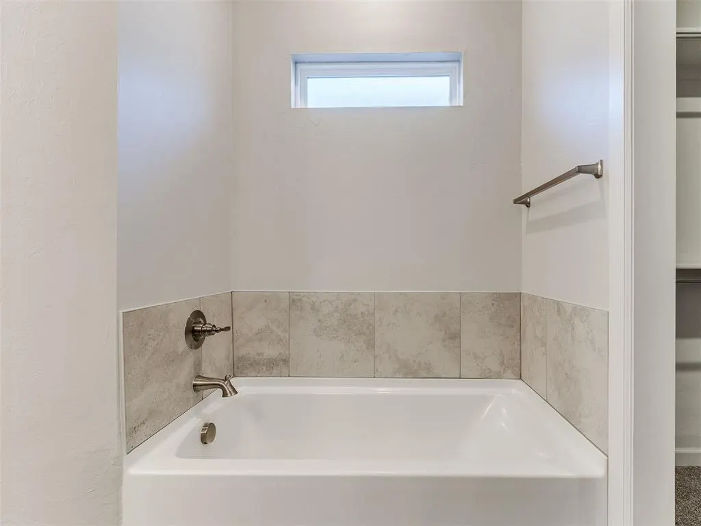 Photo 23 — 108 W 4th Street, Arcadia, OK 73007