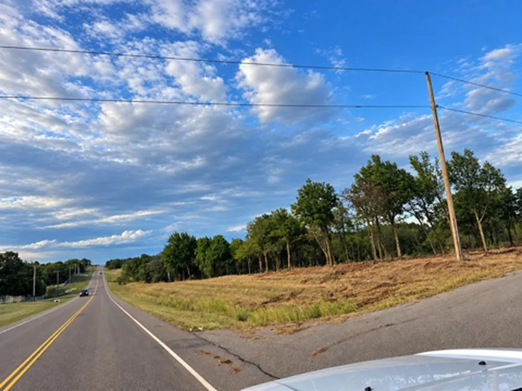 Photo 2 — S Coltrane Road, Guthrie, OK 73044