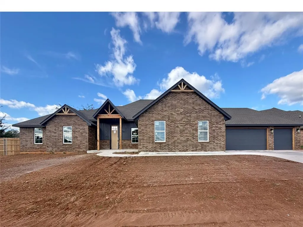Front exterior — 2709 Dunham Drive, Norman, OK 73071