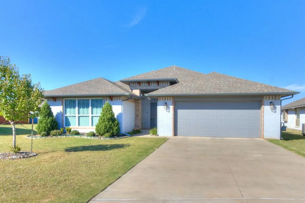 Front exterior — 2965 NW 184th Terrace, Edmond, OK 73012