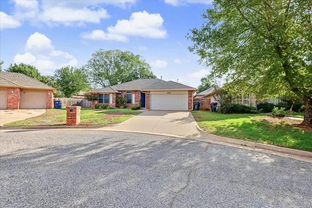 Photo 2 — 17308 N Crab Apple Place, Oklahoma City, OK 73012