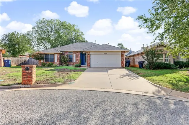 Photo 4 — 17308 N Crab Apple Place, Oklahoma City, OK 73012