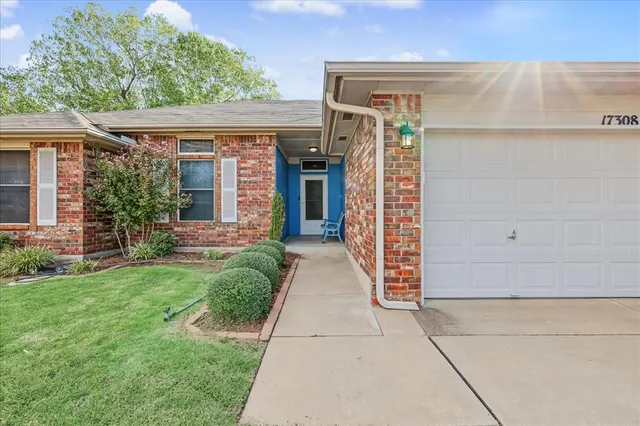 Photo 6 — 17308 N Crab Apple Place, Oklahoma City, OK 73012