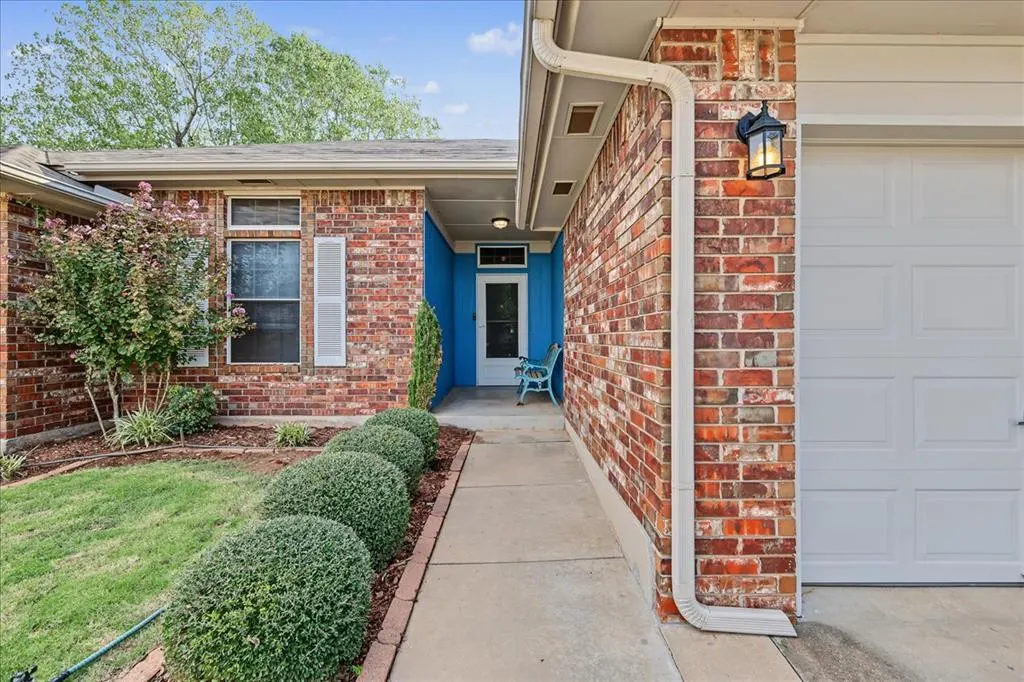 Photo 7 — 17308 N Crab Apple Place, Oklahoma City, OK 73012