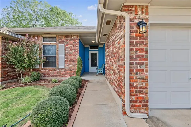 Photo 7 — 17308 N Crab Apple Place, Oklahoma City, OK 73012