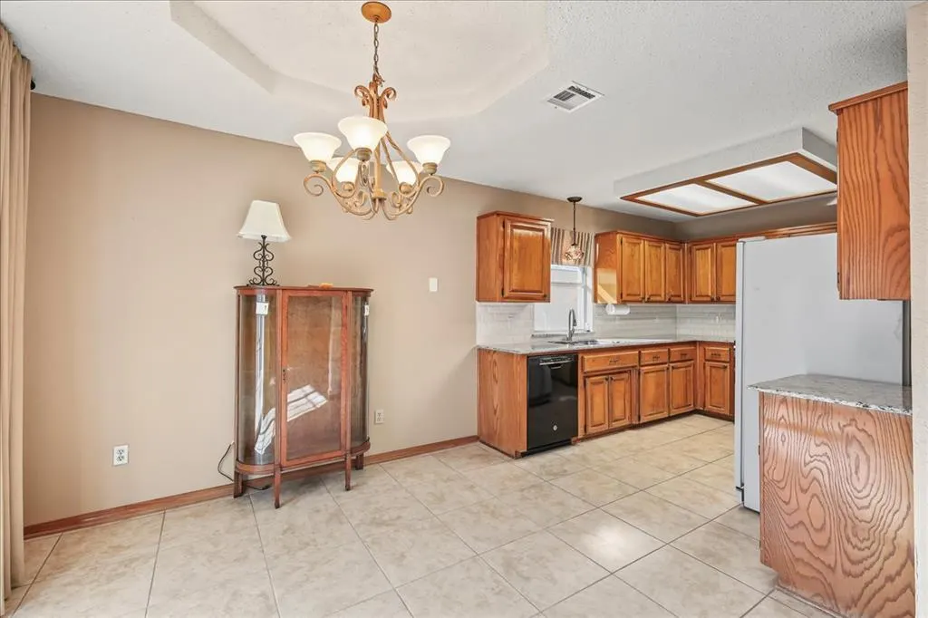 Photo 18 — 17308 N Crab Apple Place, Oklahoma City, OK 73012