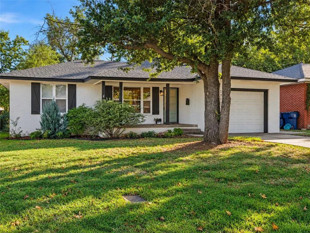 Photo 2 — 1912 Brighton Avenue, The Village, OK 73120