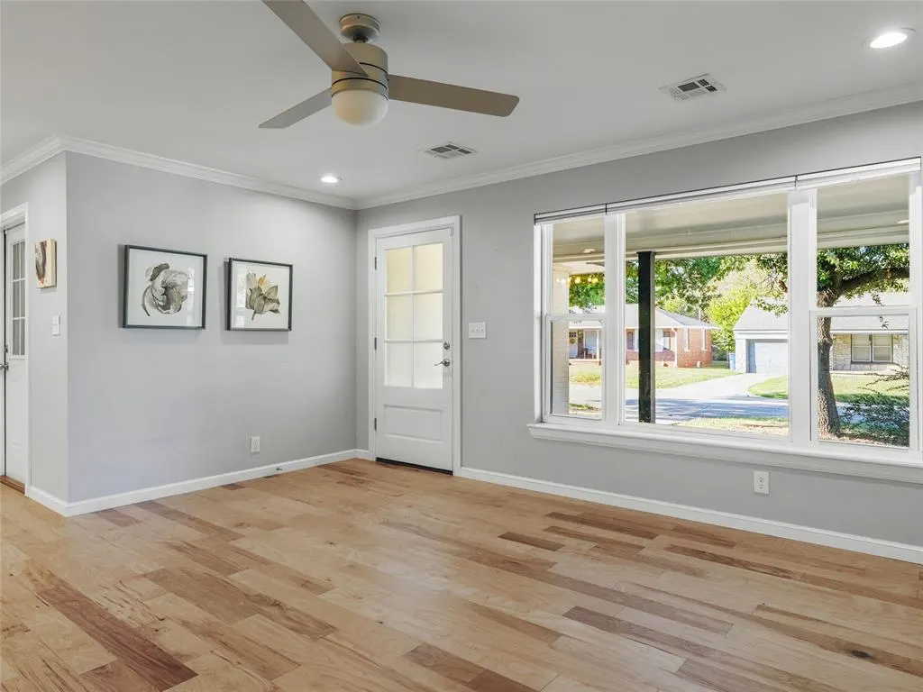 Photo 4 — 1912 Brighton Avenue, The Village, OK 73120