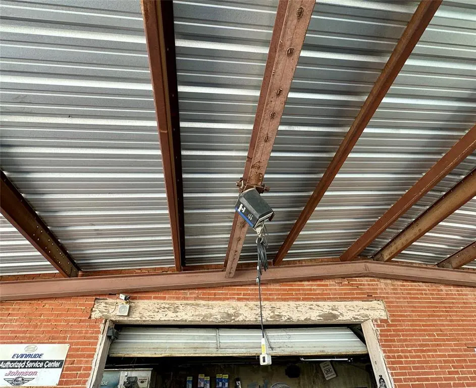 Photo 10 — 215 Kansas Avenue, Chickasha, OK 73018