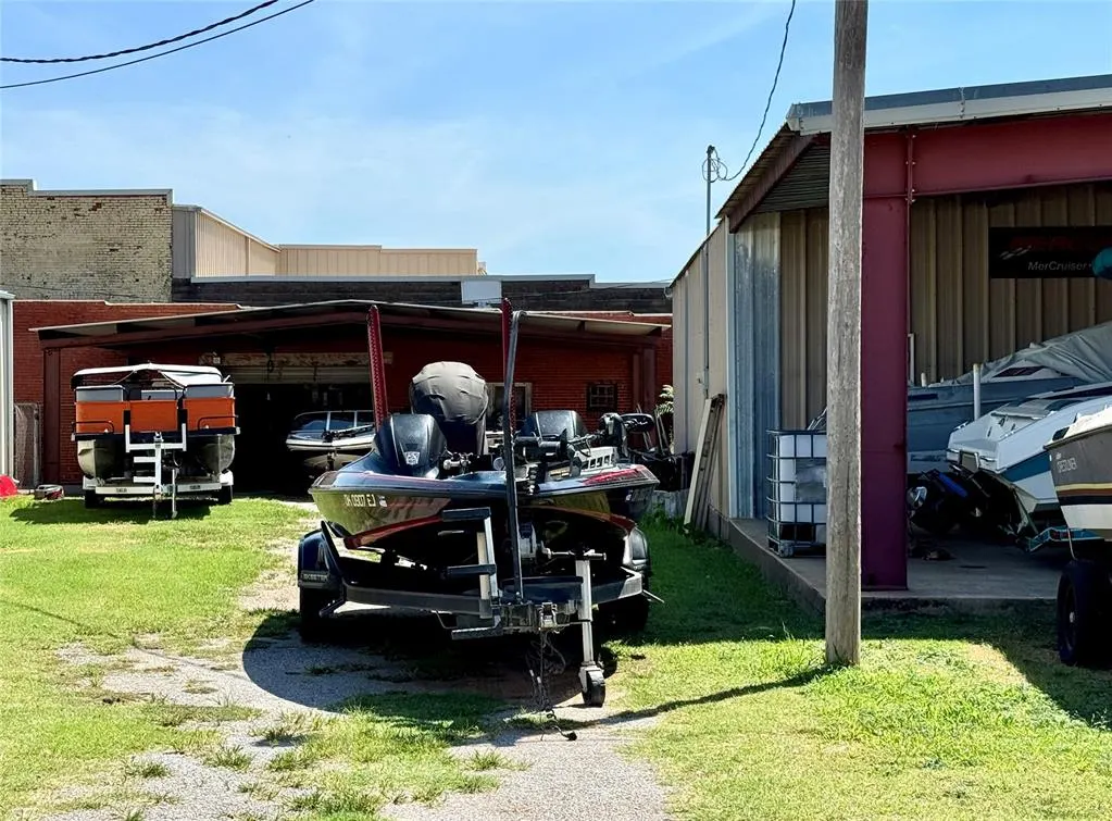 Photo 24 — 215 Kansas Avenue, Chickasha, OK 73018