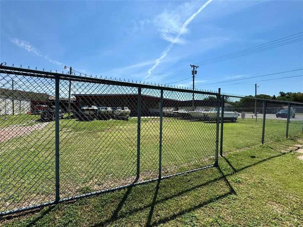 Photo 28 — 215 Kansas Avenue, Chickasha, OK 73018