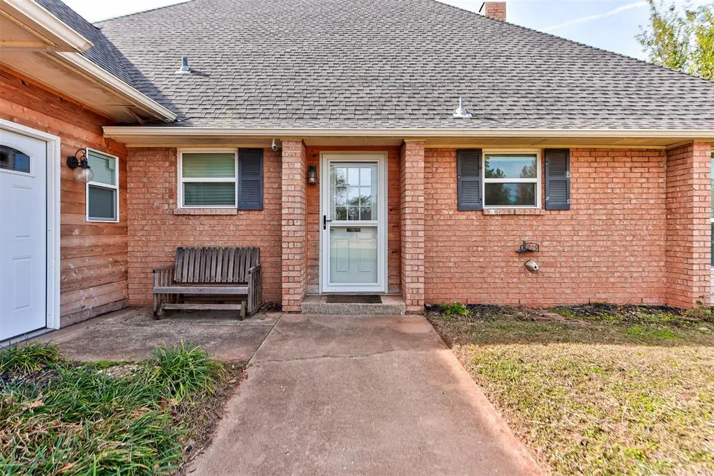 Photo 5 — 2014 E Canadian Court Terrace, Mustang, OK 73064