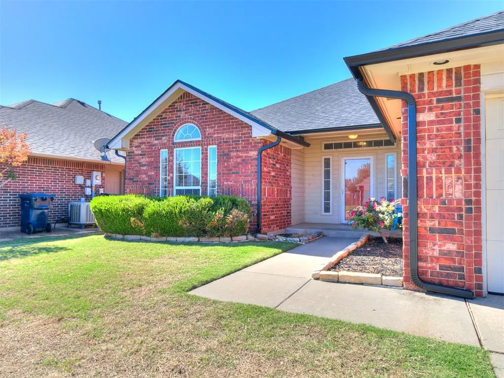Photo 3 — 14317 Sylena Way, Oklahoma City, OK 73170
