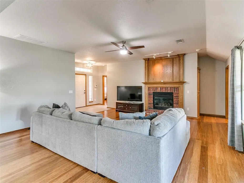 Photo 9 — 14317 Sylena Way, Oklahoma City, OK 73170