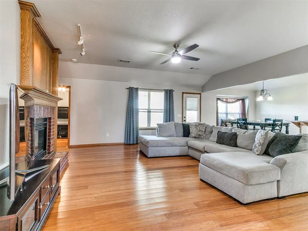 Photo 10 — 14317 Sylena Way, Oklahoma City, OK 73170