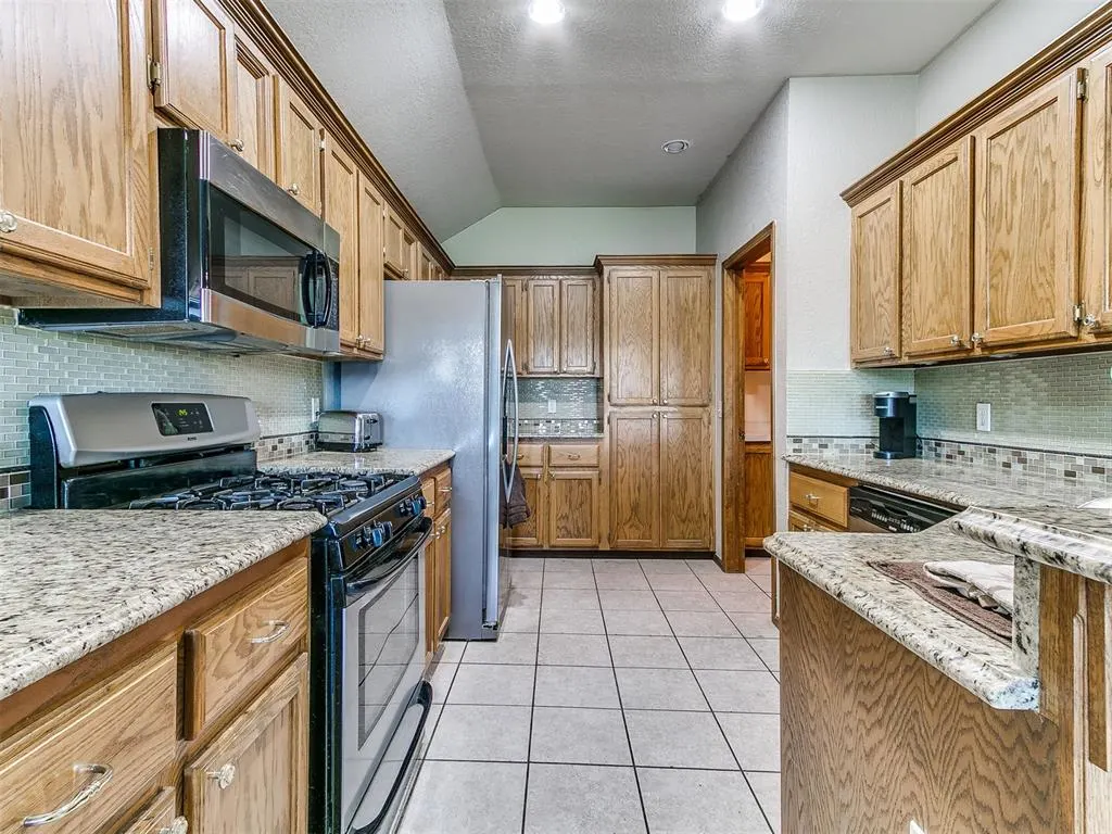 Photo 17 — 14317 Sylena Way, Oklahoma City, OK 73170