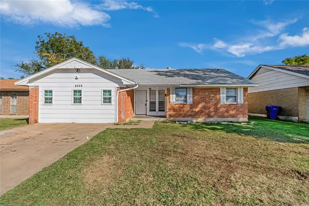 Photo 2 — 4504 Meadowpark Drive, Midwest City, OK 73110