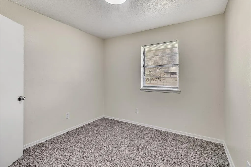 Photo 6 — 4504 Meadowpark Drive, Midwest City, OK 73110