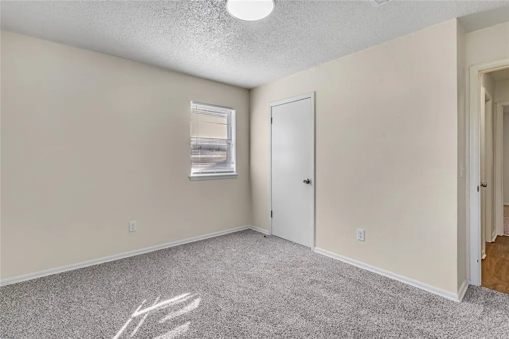 Photo 9 — 4504 Meadowpark Drive, Midwest City, OK 73110
