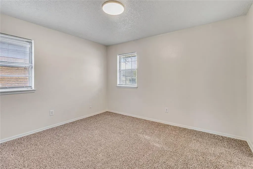 Photo 14 — 4504 Meadowpark Drive, Midwest City, OK 73110