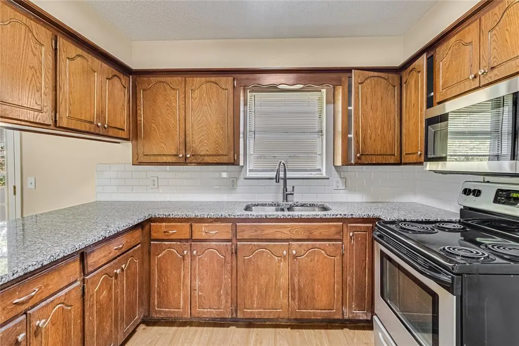 Photo 17 — 4504 Meadowpark Drive, Midwest City, OK 73110