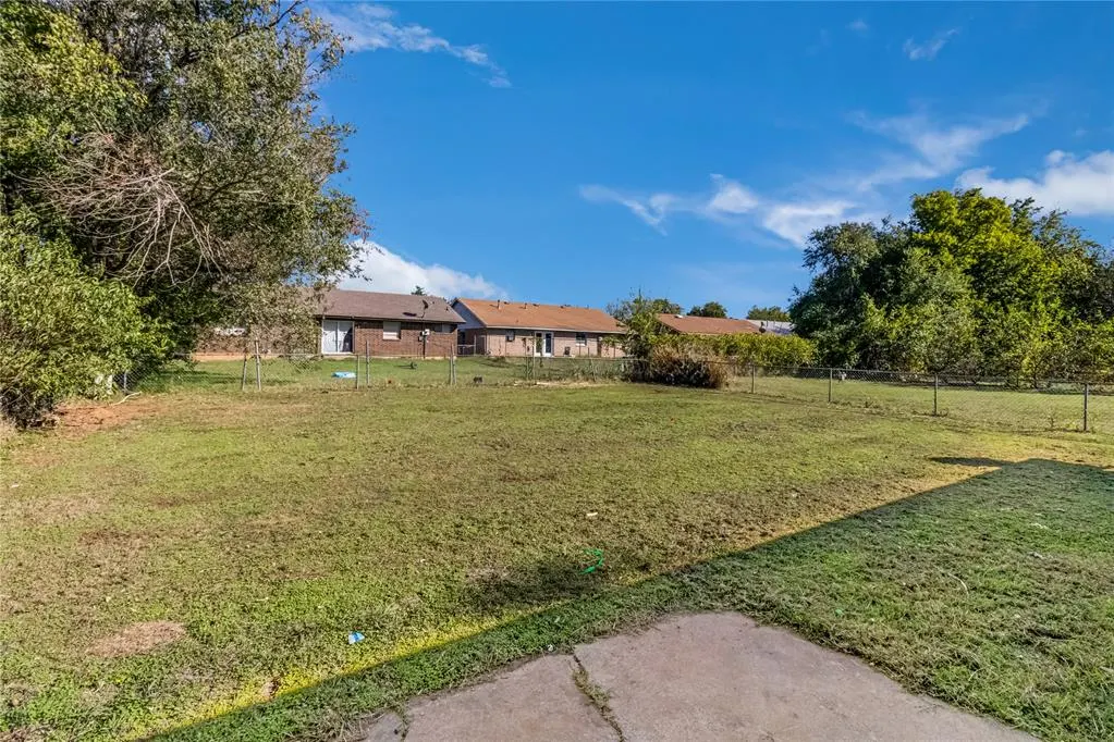 Photo 32 — 4504 Meadowpark Drive, Midwest City, OK 73110