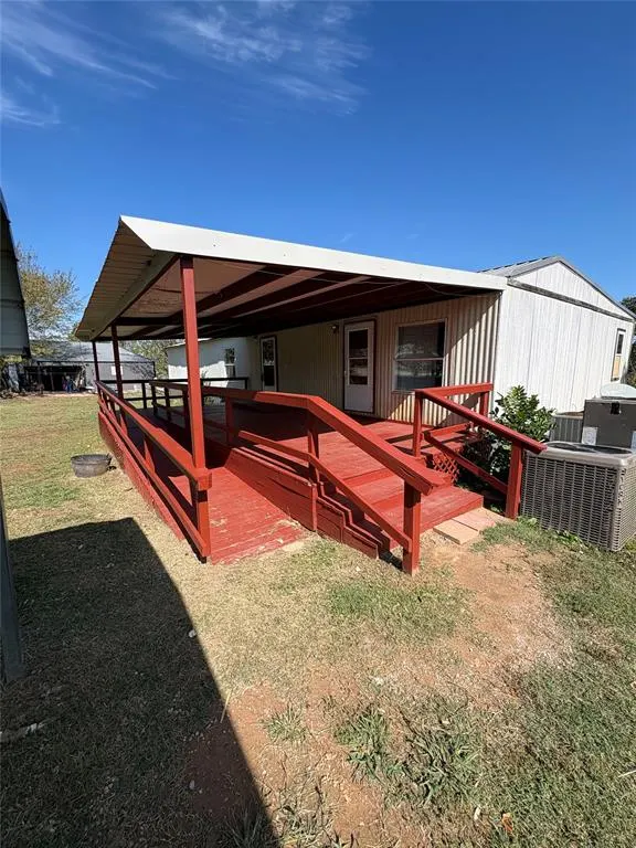 Photo 4 — 110 E Valley Rim Court, Shawnee, OK 74804