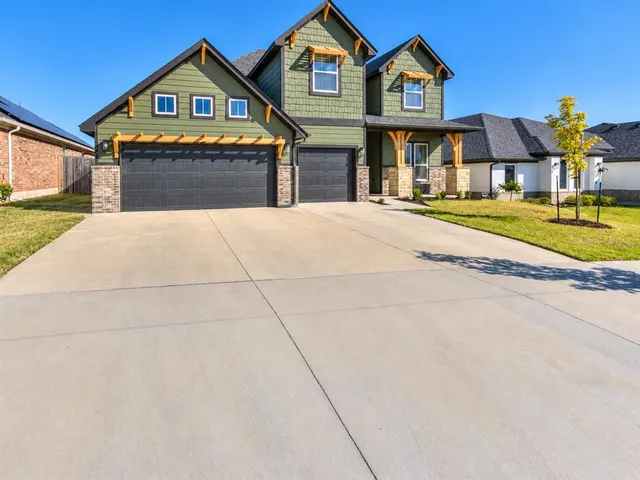 Photo 3 — 15908 Flint Drive, Oklahoma City, OK 73170
