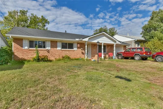 Photo 2 — 405 Vickie Drive, Del City, OK 73115