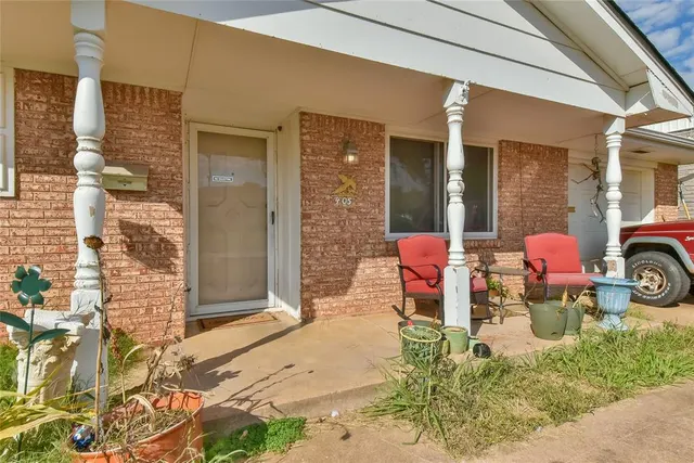 Photo 3 — 405 Vickie Drive, Del City, OK 73115