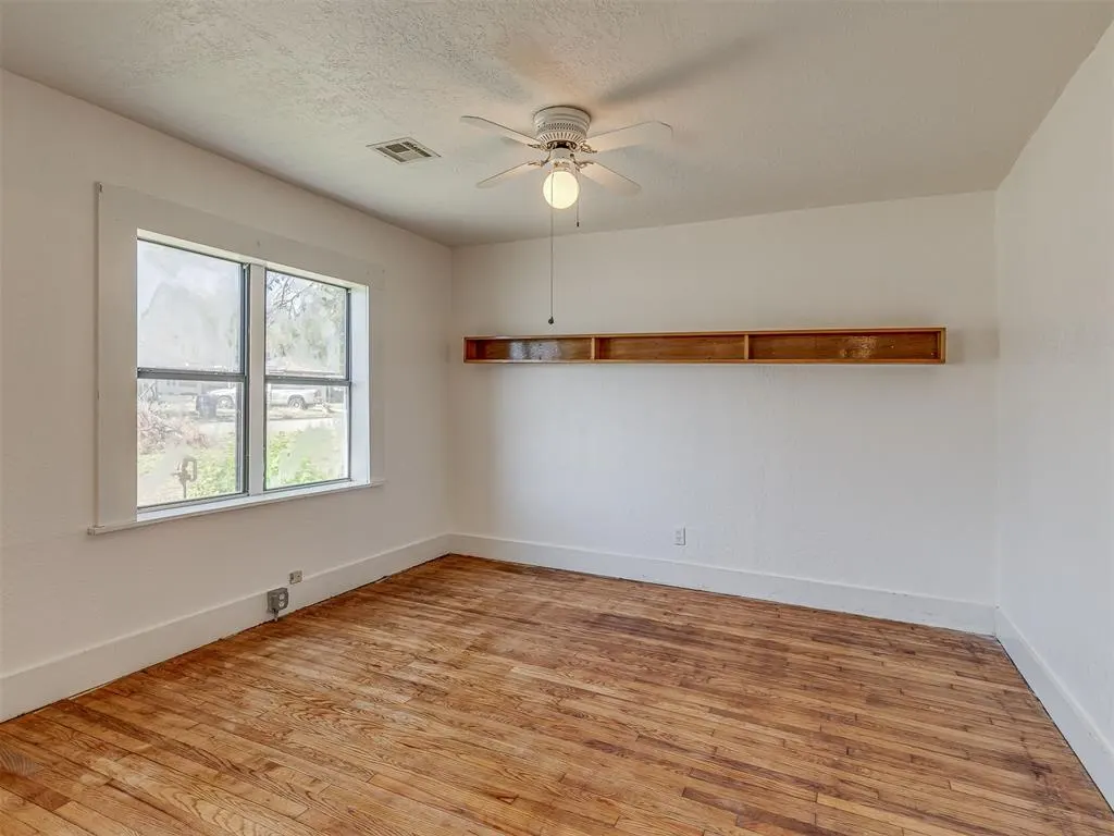 Photo 11 — 1827 S 20th Street, Chickasha, OK 73018