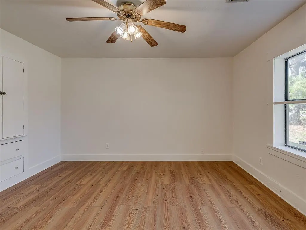 Photo 14 — 1827 S 20th Street, Chickasha, OK 73018