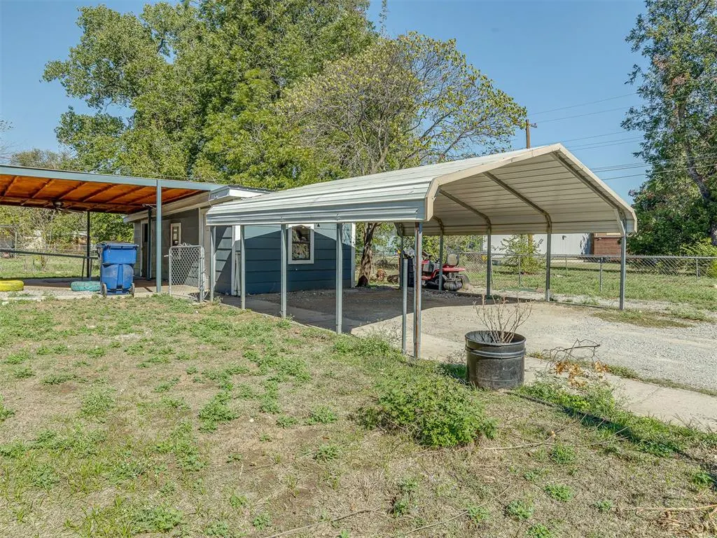 Photo 33 — 1827 S 20th Street, Chickasha, OK 73018