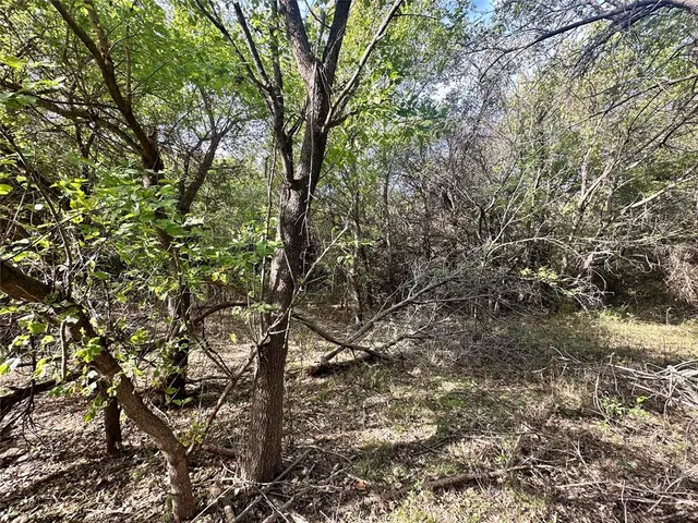 Photo 2 — 8730 Old Oak Lane, Noble, OK 73068