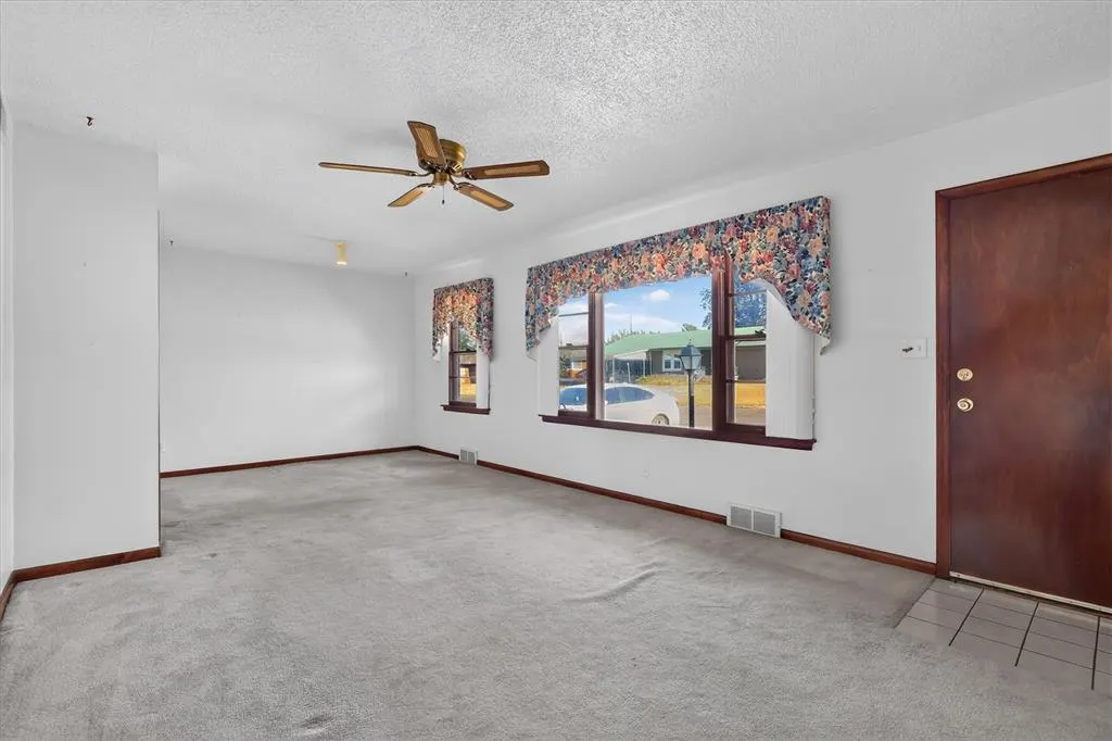 Photo 8 — 128 W Jarman Street, Midwest City, OK 73110
