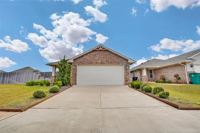 Photo 3 — 19628 Brookville Drive, Edmond, OK 73012