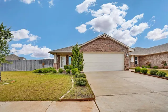 Photo 4 — 19628 Brookville Drive, Edmond, OK 73012
