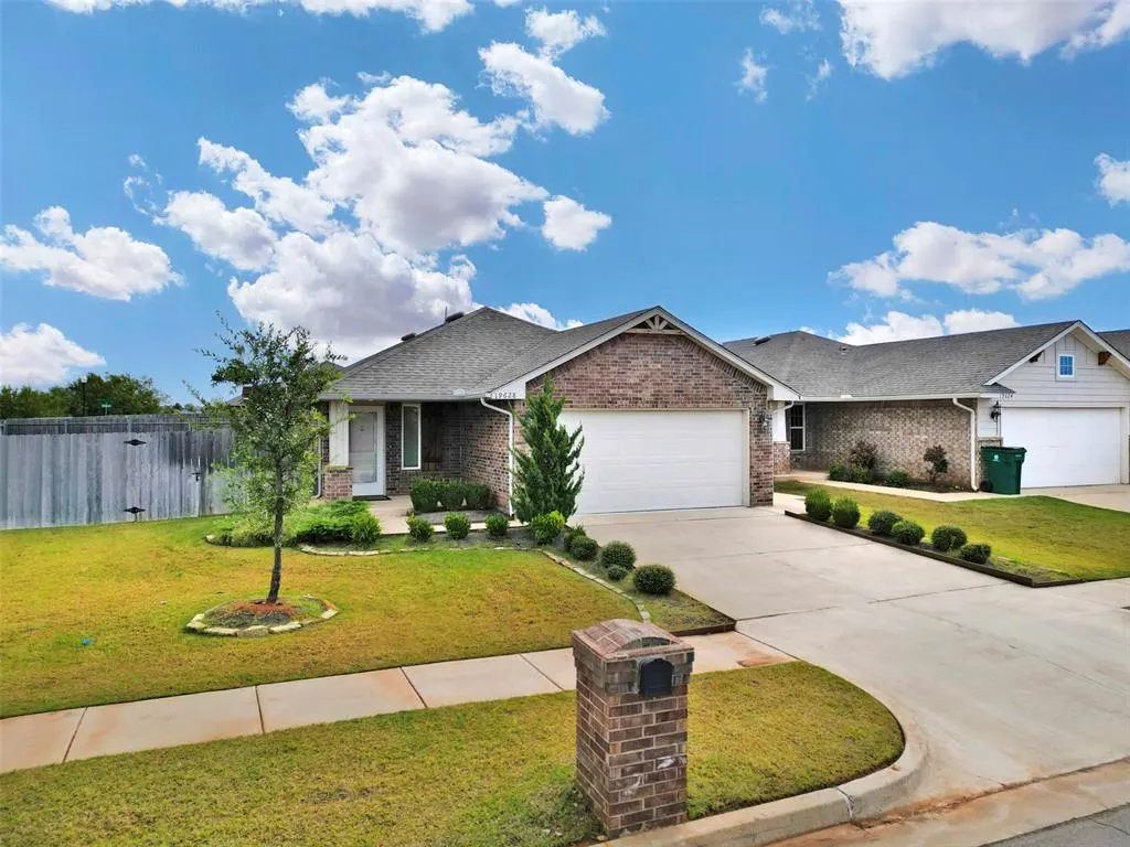 Photo 5 — 19628 Brookville Drive, Edmond, OK 73012
