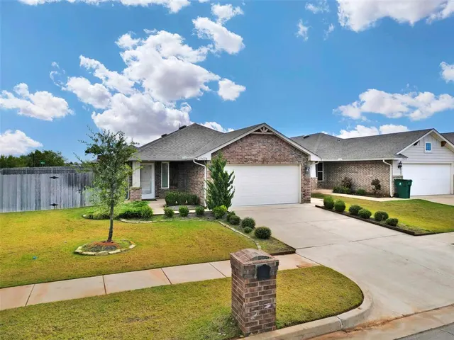Photo 5 — 19628 Brookville Drive, Edmond, OK 73012