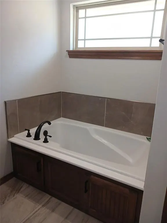 Photo 16 — 2706 Eagle Lake Drive, Blanchard, OK 73010
