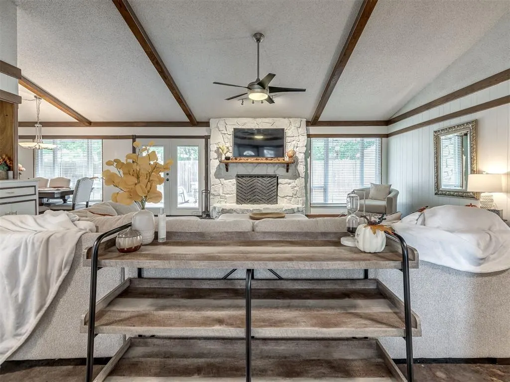 Photo 4 — 12016 Robinwood Place, Oklahoma City, OK 73120
