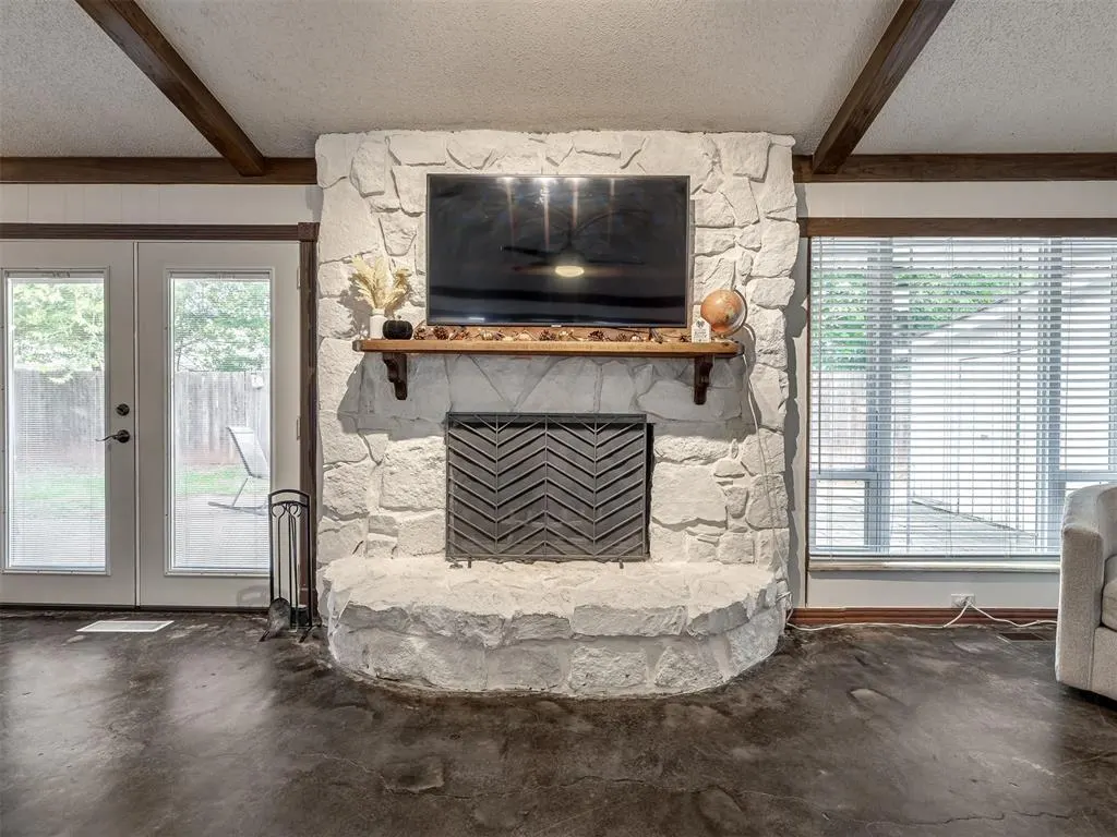 Photo 9 — 12016 Robinwood Place, Oklahoma City, OK 73120
