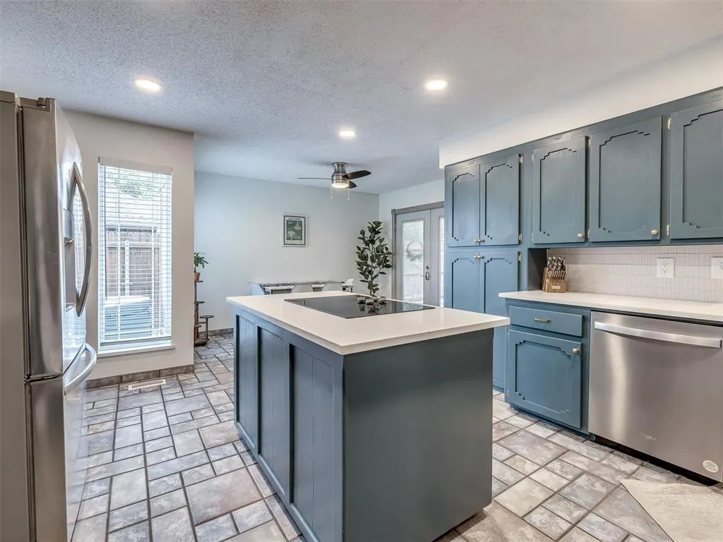 Photo 16 — 12016 Robinwood Place, Oklahoma City, OK 73120