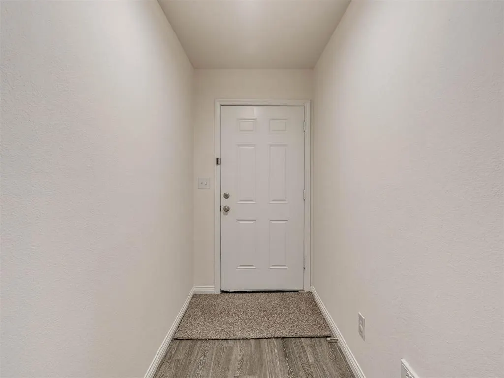 Photo 7 — 209 S Bristow Ave, Moore, OK 73160