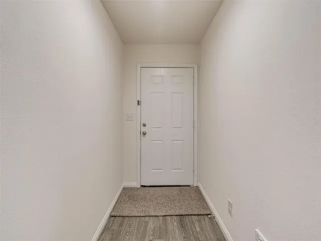 Photo 7 — 209 S Bristow Ave, Moore, OK 73160