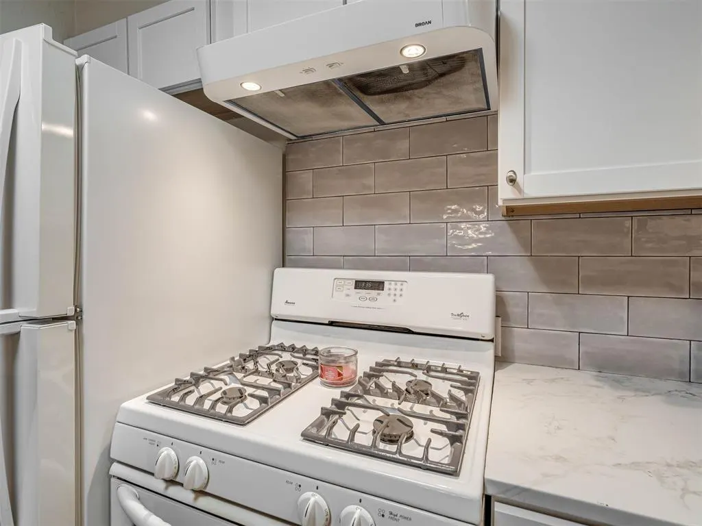 Photo 13 — 209 S Bristow Ave, Moore, OK 73160