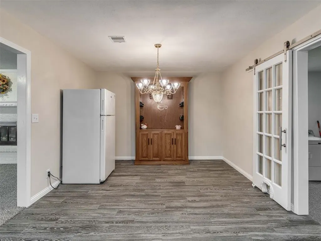 Photo 14 — 209 S Bristow Ave, Moore, OK 73160
